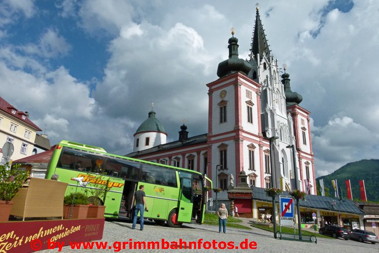 Mariazell Wallfahrtskirche und Bus