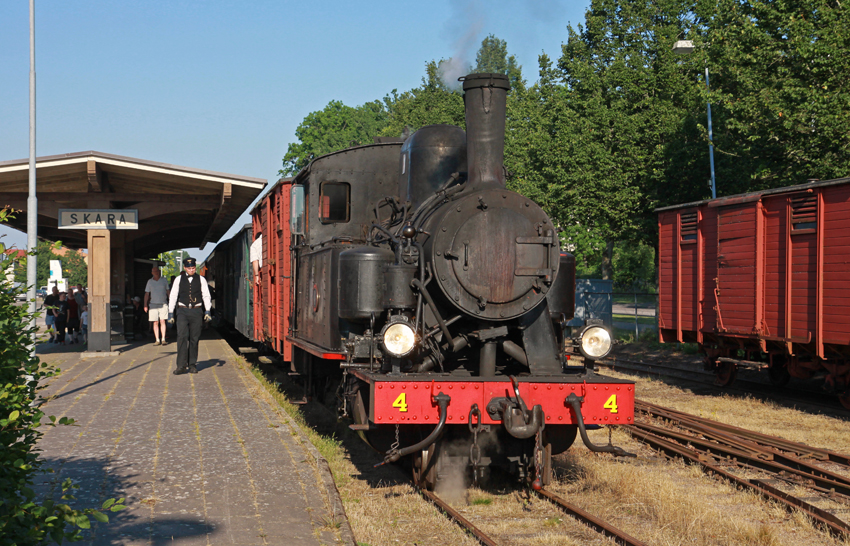 Lok VGJ 4 Bahnsteig